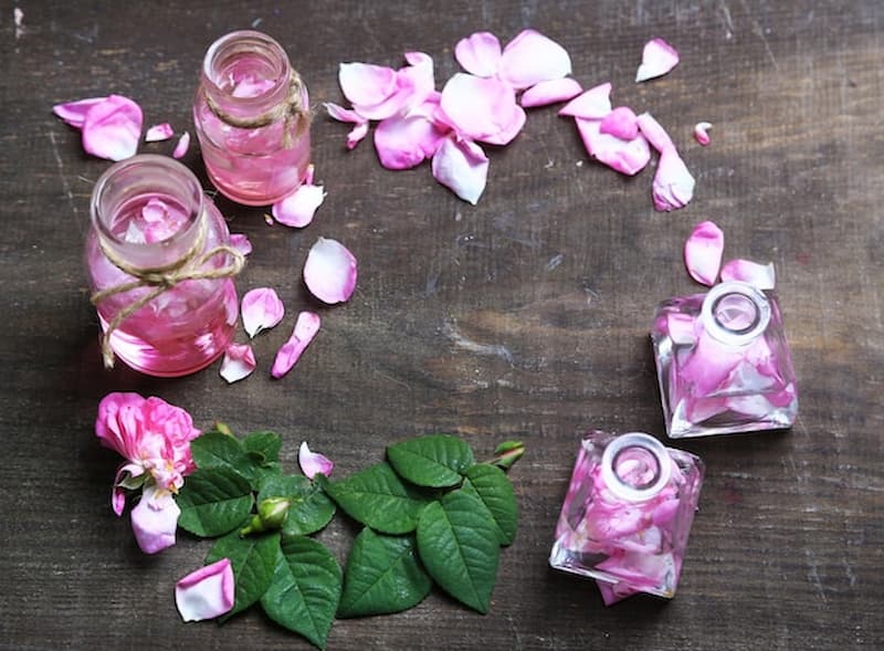 کاهش و درمان فشار خون با عرق گیاهی گلاب